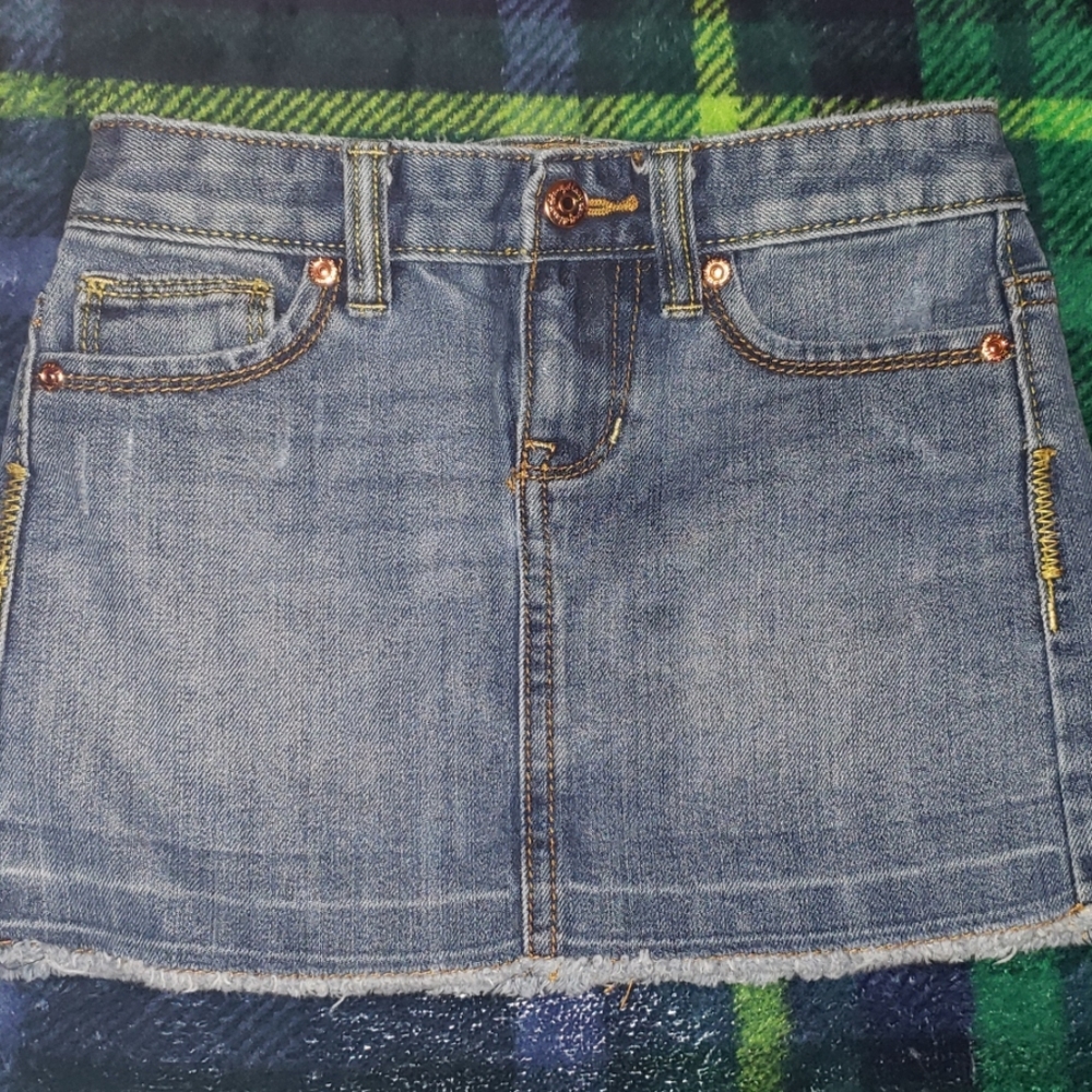 Girl's size 6 Old Navy Denim Skirt